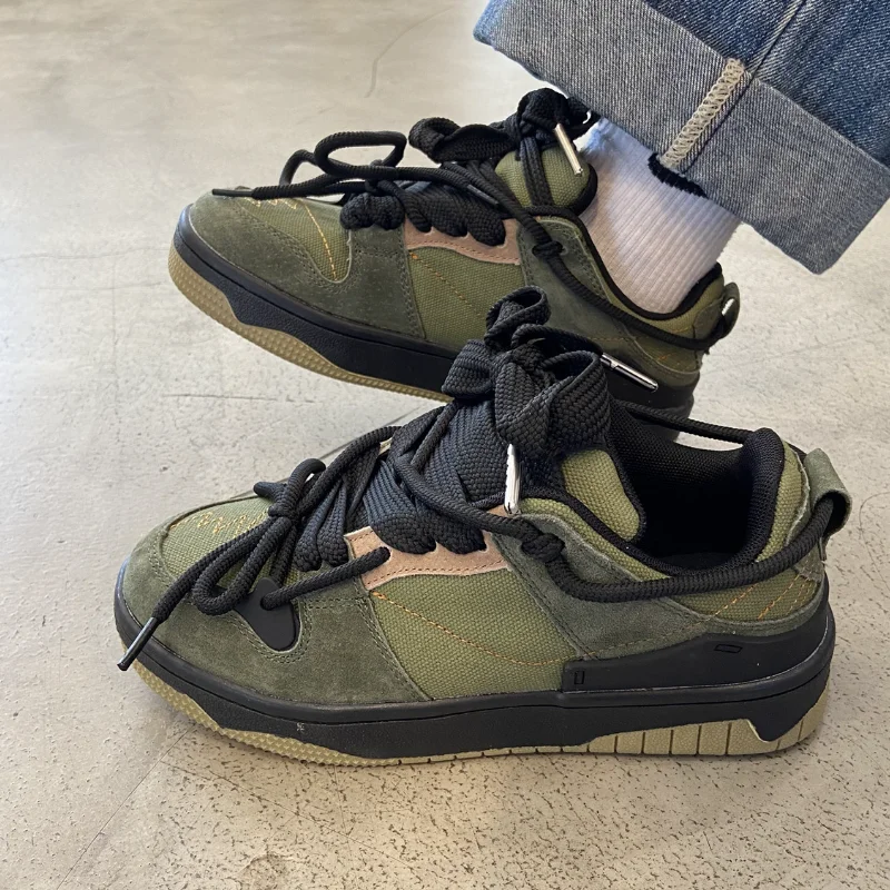 

Retro Niche Design with Strap Skateboard and Bread Shoes Men's and Women's Trendy Contrasting Color Sports Shoes