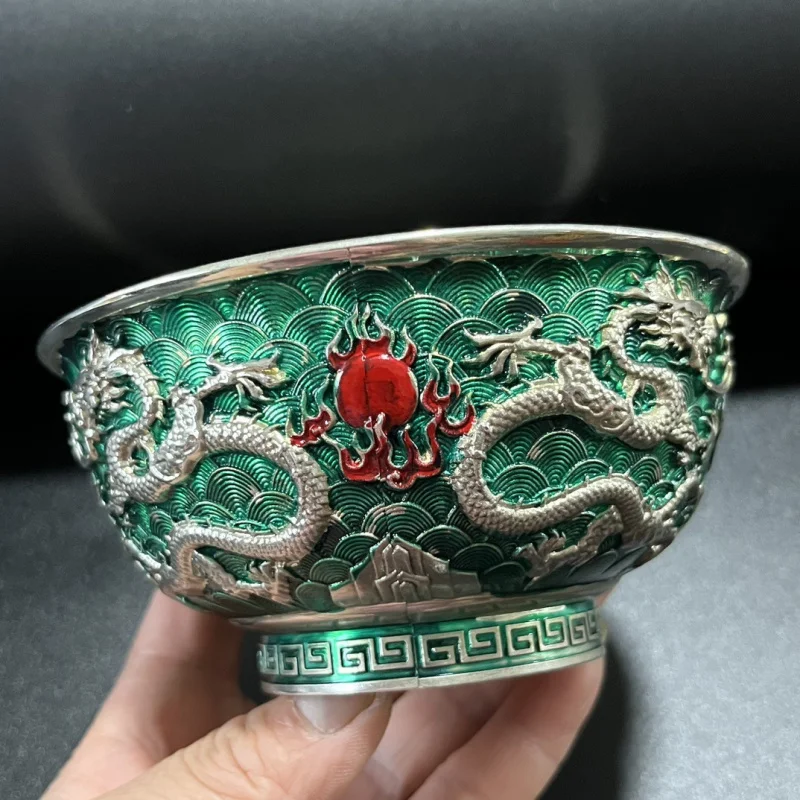 

Made in Years of Qian Long Emperor of Qing Dynasty Ssangyong Bowl Early Silver-Plated Painted Boy Meets Girl Living Room Crafts