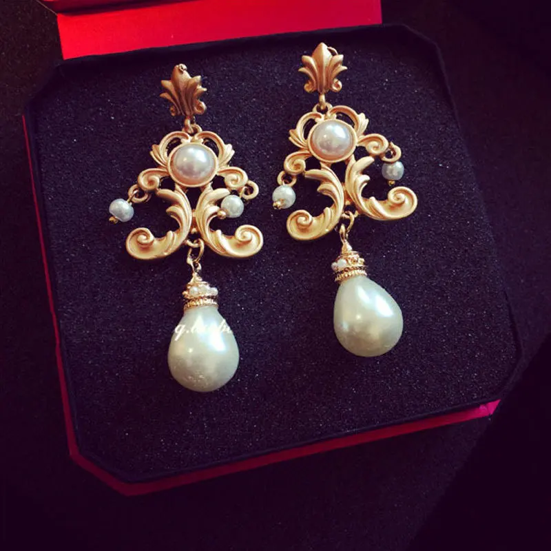 Medieval Vintage Hollowed Out Flower Pearl  Drop Earrings for Women French Retro Court Style High-end Jewelry