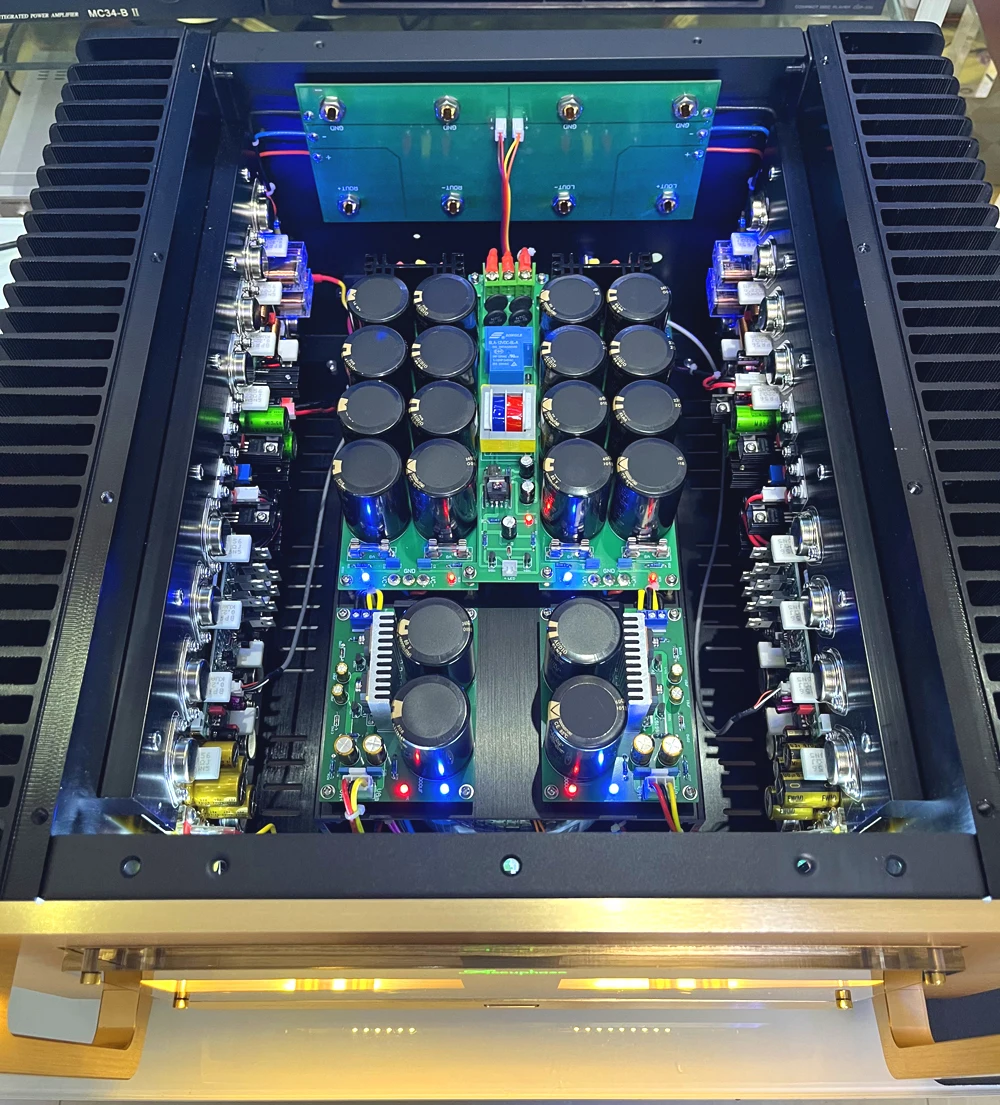 Reference Accuphase AM-200 high power Class A  Fully balanced amplifier HiFi high end vu meter amp