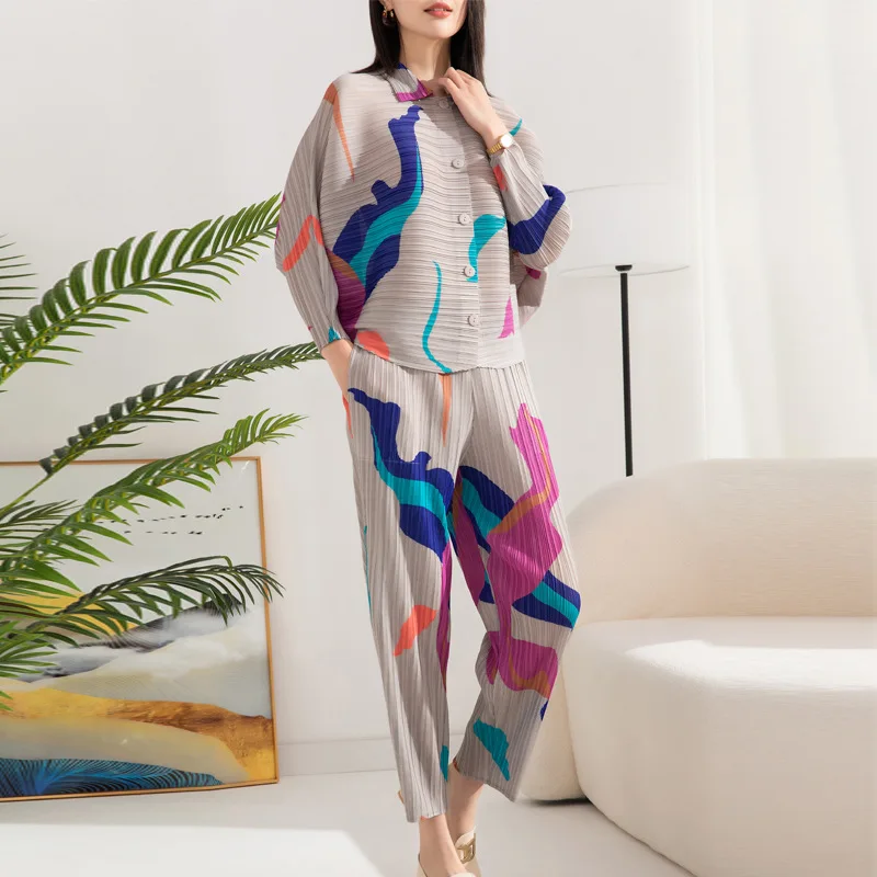 

Miyake Style Printed Fashion Suit Plus Size Women Clothing 2023 New Pleated Loose Batwing Sleeve Top Skinny Pants Two-Piece Set