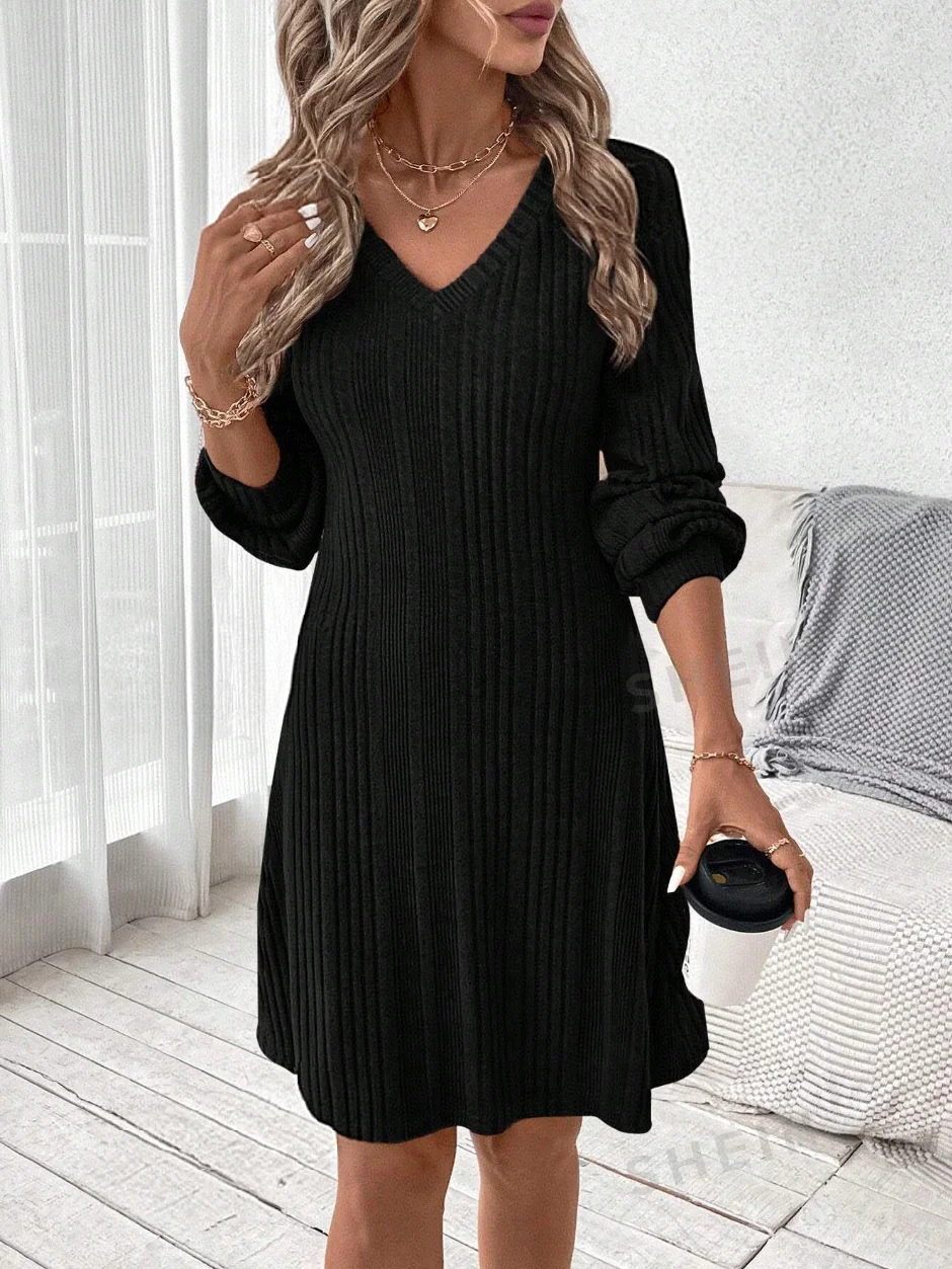 Ladies' elegant solid-color V-neck long-sleeve casual mini skirt