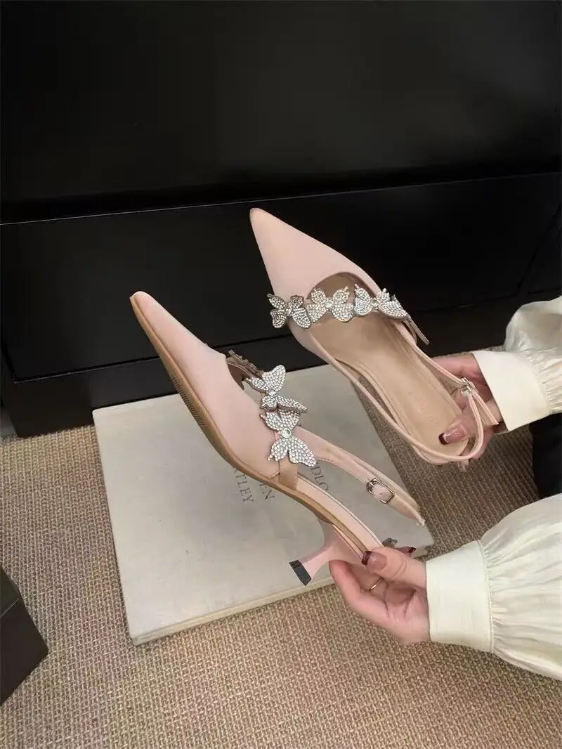 

Женские босоножки на высоком каблуке со стразами, тапочки с острым носком и бабочкой, 2021, дизайнерские летние элегантные вечерние модельные брендовые туфли Mujer