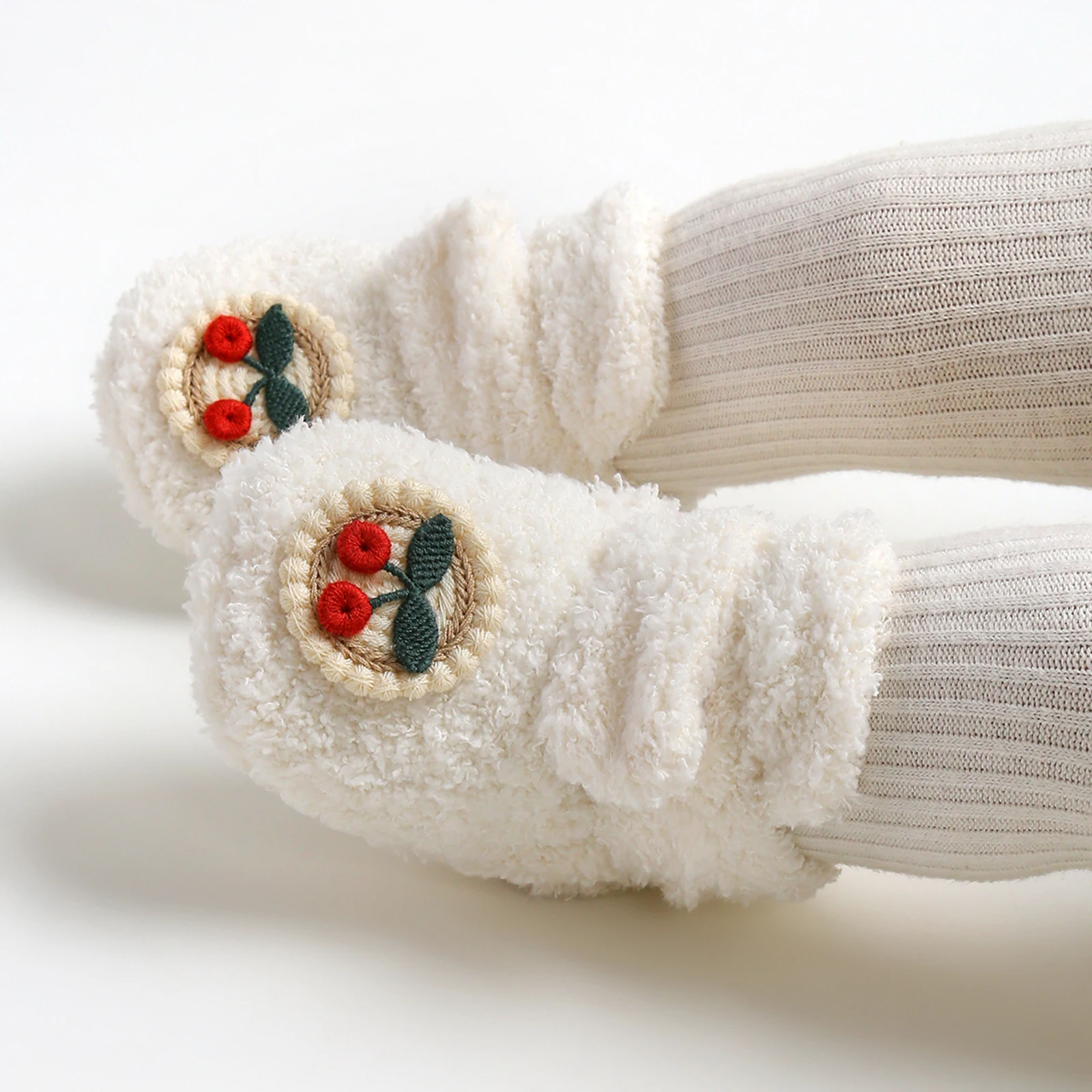 

0-18months Infant girls Booties Fleece House Non-Skid Soles shoes for baby girls