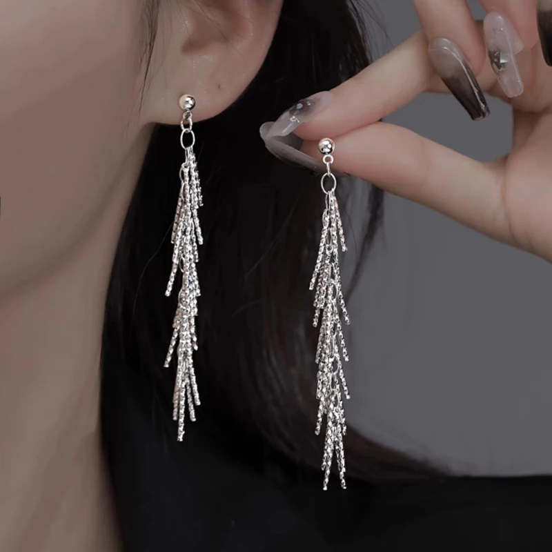 Luksusowa wersja S925 srebrne musujące gęste kolczyki z frędzlami w kształcie kości damskie proste kolczyki w kolorze srebrnym Party Fine Jewelry Gift