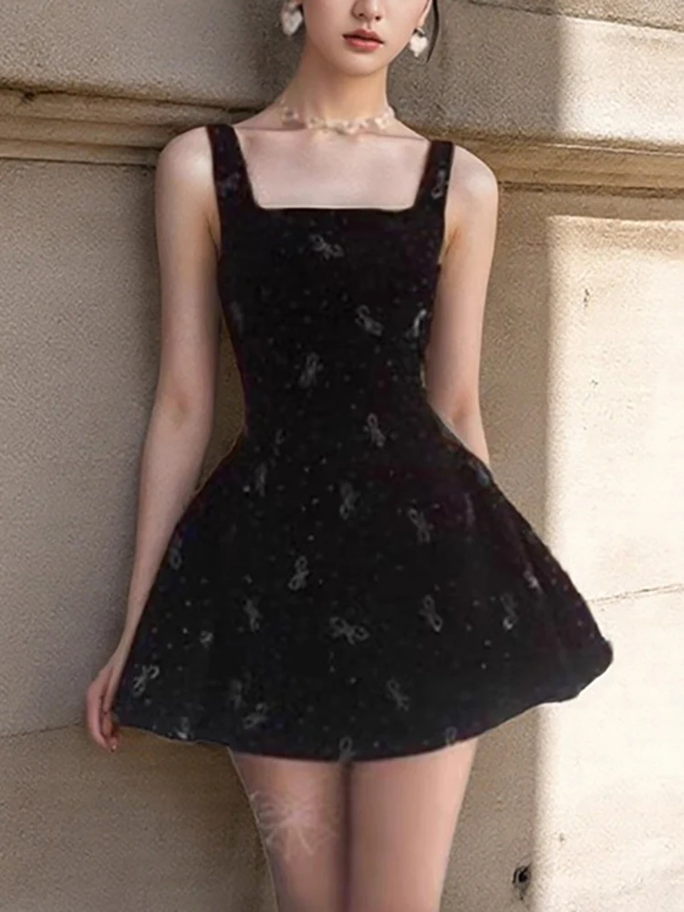 

Сексуальное мини-платье на тонких бретельках с квадратным вырезом и бриллиантами и бантом, женское черное бархатное платье трапециевидной формы без рукавов со складками, вечернее клубное платье