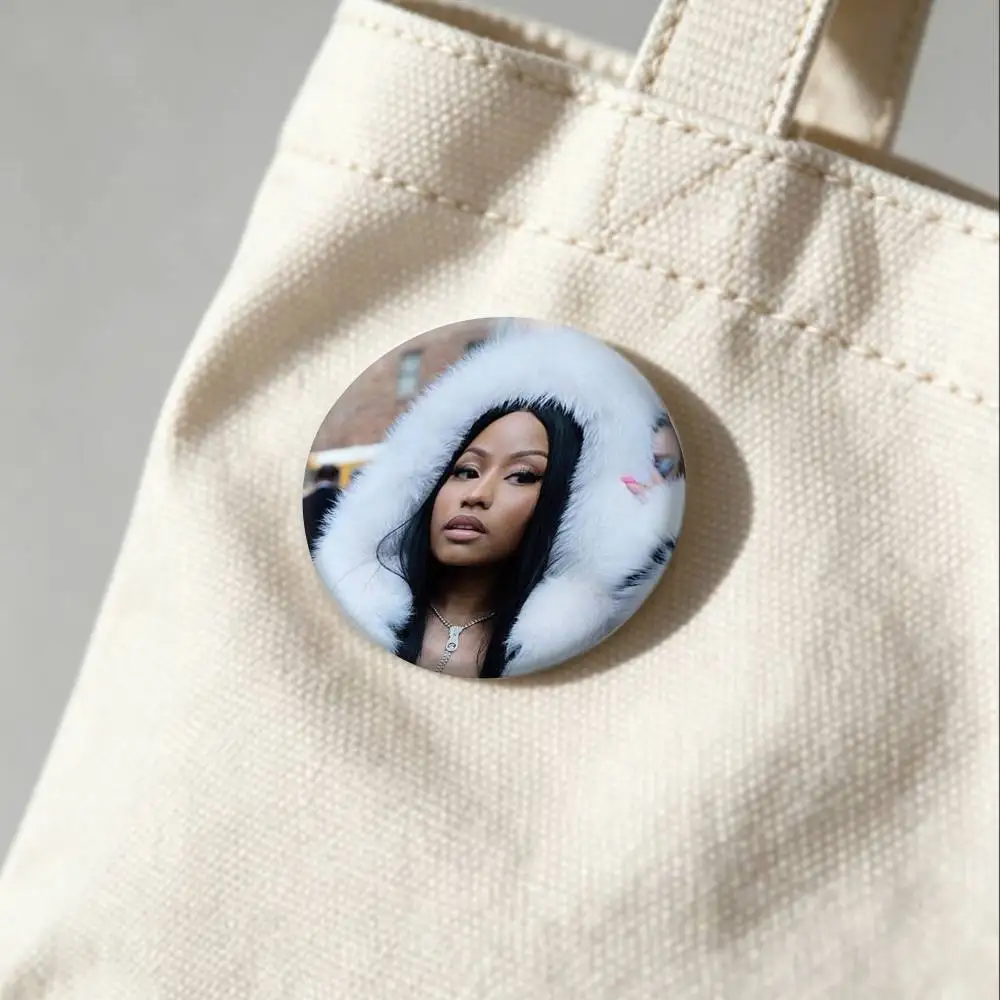 Pink Hip Hop Nicki Minaj Badges Creative Tinplate Button PinsBrooch Badge Clothes Backpack