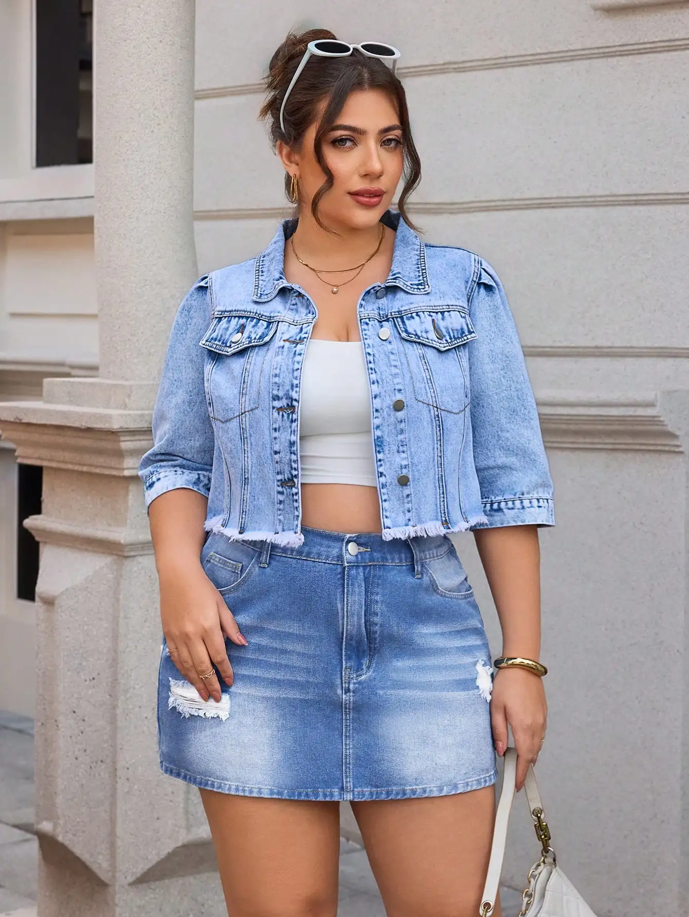 

Женская джинсовая куртка больших размеров с рукавом 7/8, однобортная, с необработанным краем