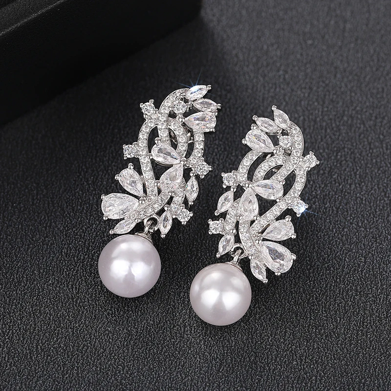 Huitan Elegant Lady Wedding Earrings with Simulated Pearl Graceful Accessories for Engagement Brilliant Zirconia Pendant Jewelry