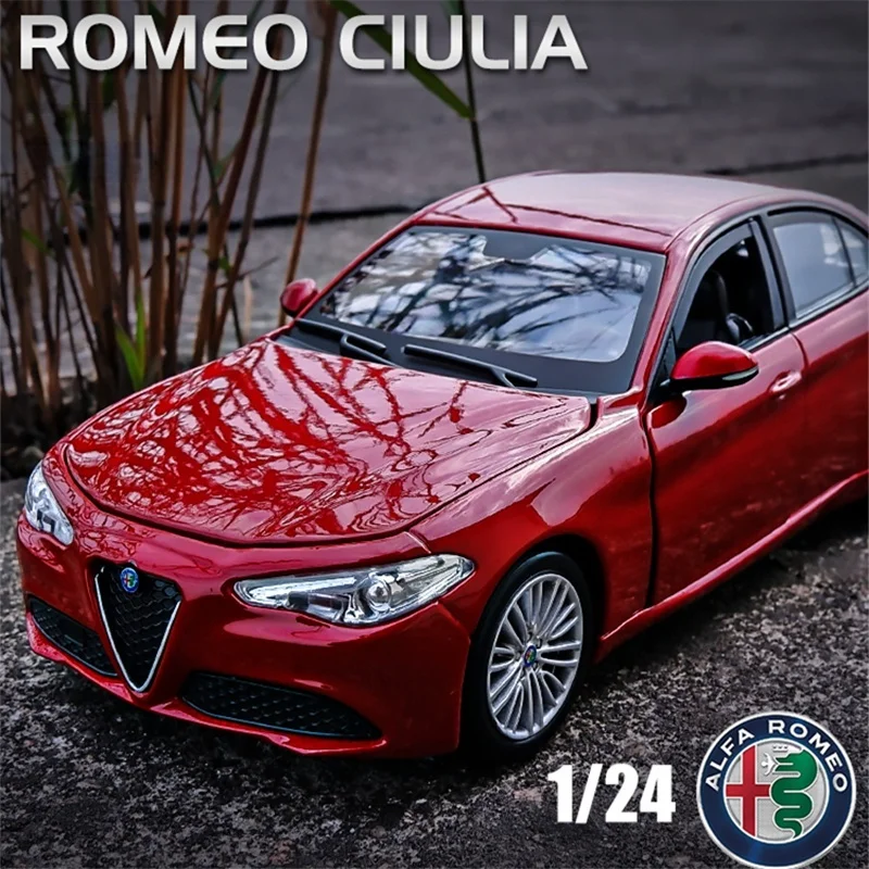 

Bburago 1:24 Alfa Romeo Giulia Alloy Car Model Diecast High Simulation Metal Toy Car Model Collection Boy Toy Children Gift B166