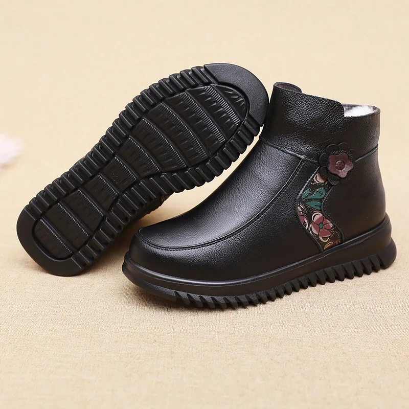 

Black Leather Winter Ankle Boots For Women With Fleece Lining And Floral Embroidery Detail Round Toe Non Slip Thick Sole Comfort