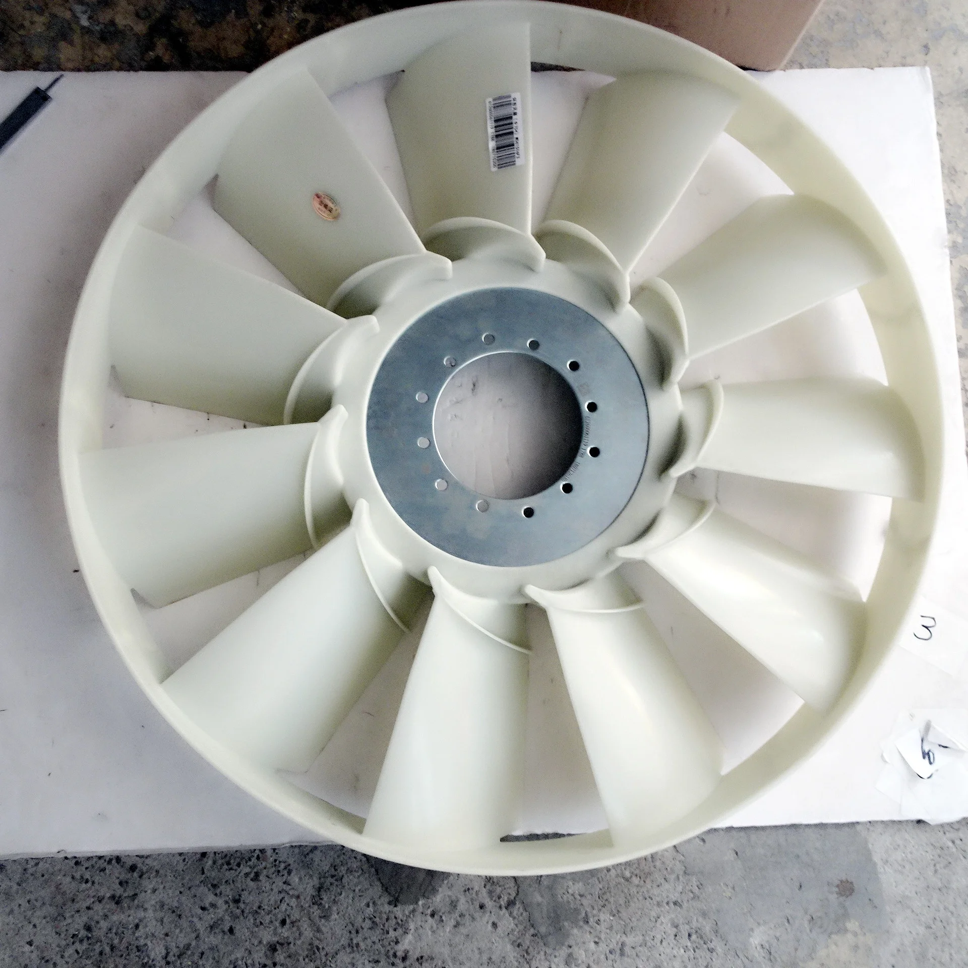 612600061119 engine cooling fan