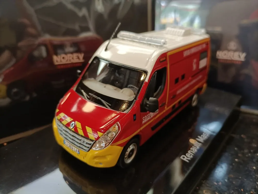norev-1-43-vehiculo-de-rescate-contra-incendios-renault-modelo-renault-master-van-vsav