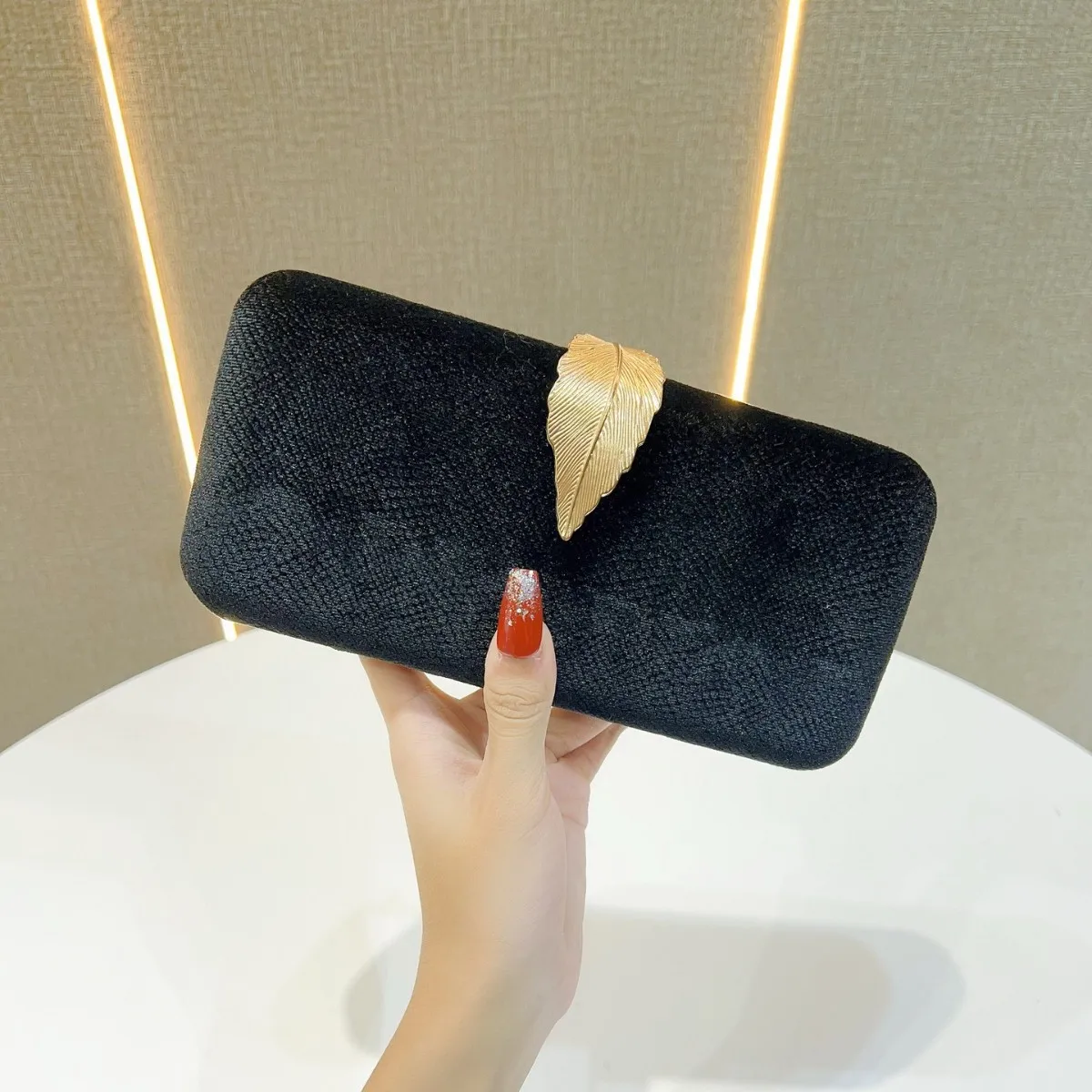 

Ladies Vintage Velvet Black Clutch Bag, Elegant Banquet Party Chain Shoulder Crossbody, Small Evening Handbag for Women