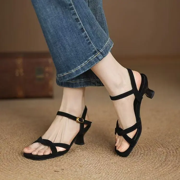 2026 Hochwertige Kaffeebraune Schmalbandige Slim-Fit Sandalen, Große Größen Sommerliche Modische Offene Zehen High Heels – Detail 5