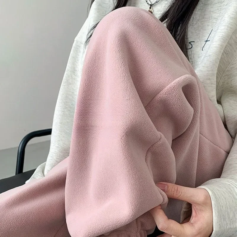 ピンクフリーススポーツパンツ女性用秋と冬厚手暖かい綿パンツ小柄な足首バインディングフリースサニタリーパンツ