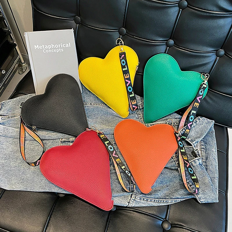 Fashion Peach Heart Shape Shoulder Bag Women Trend Chic New In Cute Purse Simple Versatile Brand Designer Small Cross Bag