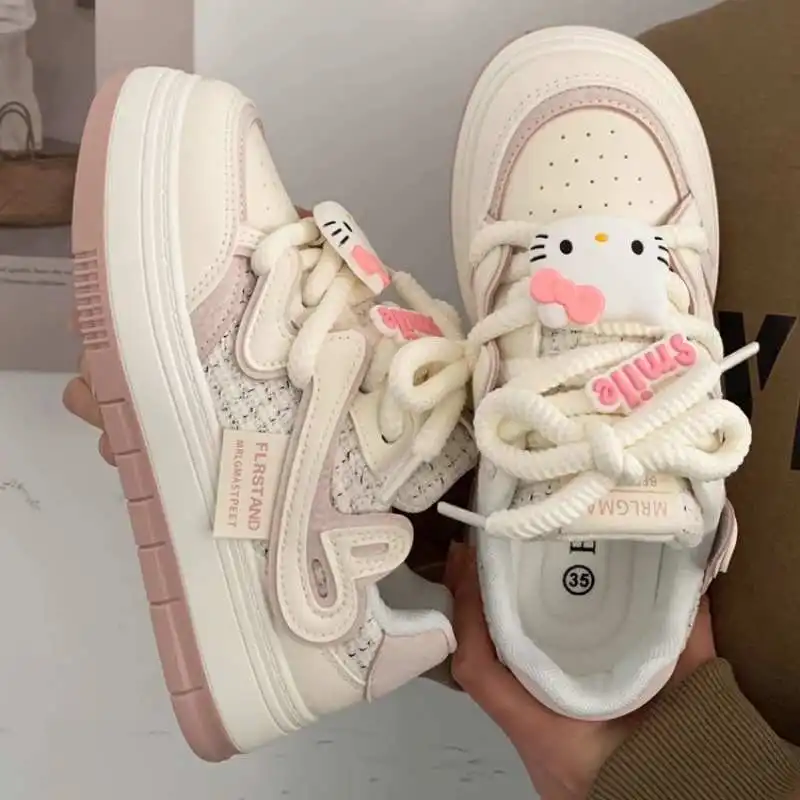 Sanrioed Hello Kitty sepatu kets wanita Kawaii sepatu olahraga modis bersirkulasi sepatu kulit kartun lucu Pochacco Girl Skateboard