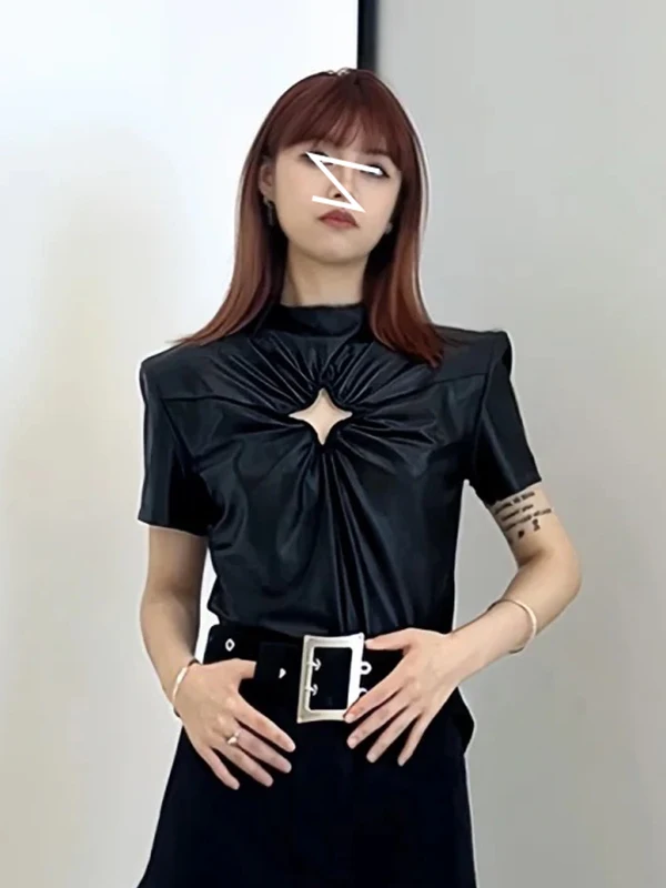 

Cool Street Style Hollow out Short Sleeve T-Shirt Women's Slim Fit High Collar Pleated Waist Exposure Star Design Summer Top