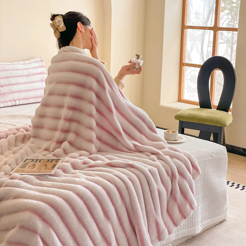 New Modern Plush Bubble Blanket For Winter Warmth Milk Coral Fleece Double-Sided Thick Blanket Suitable For Bedroom Blankets