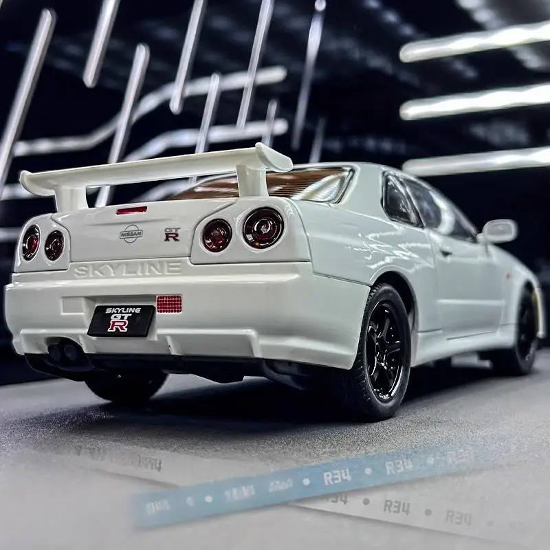 1:24 GTR R34 Skylin Alloy Car Model Sound and Light Pull Back Children's Toy Collectibles Birthday Gift Hobby Sports JDM Friend