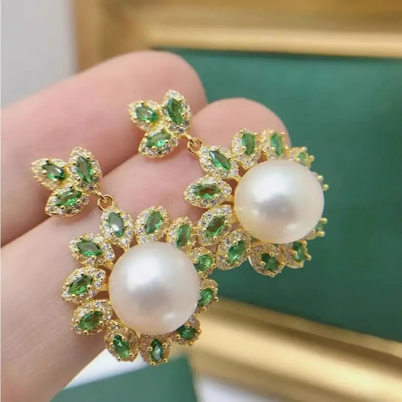 

gorgoeus pair of 10-11mm south sea round white pearl dangl earring 925s