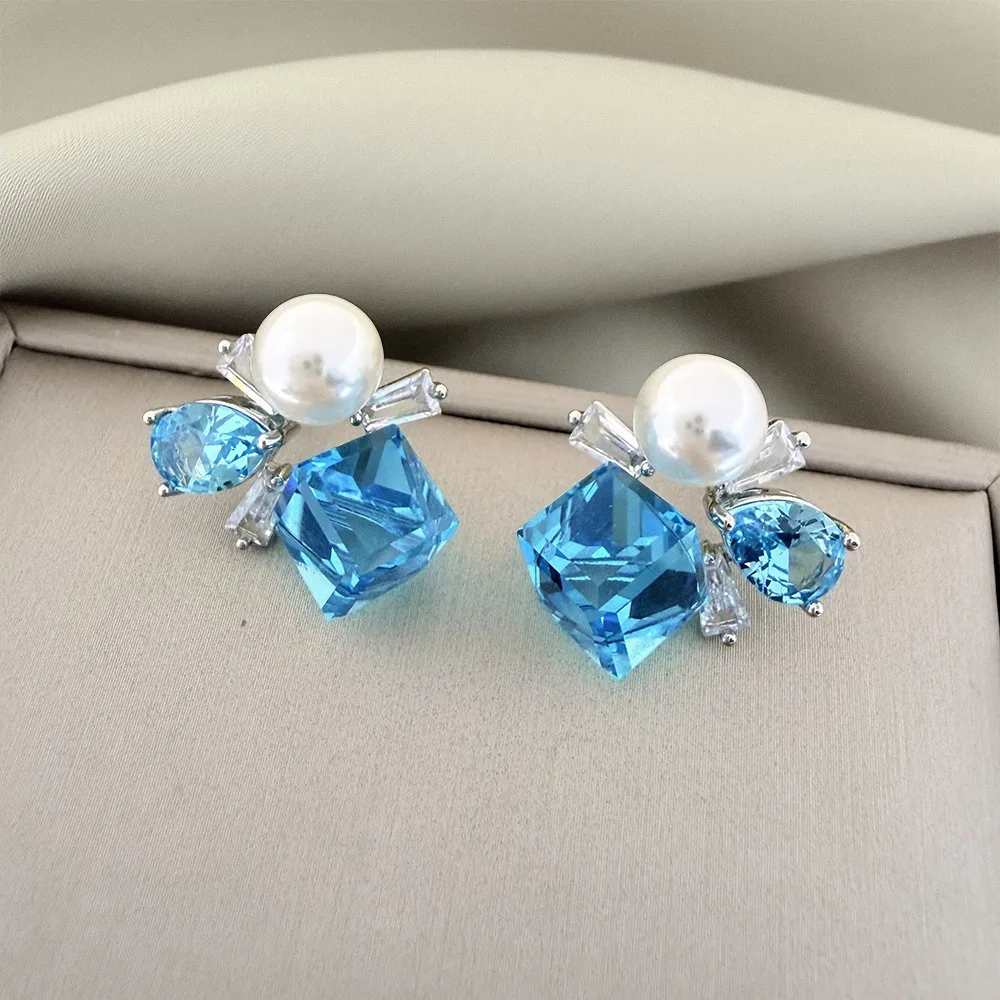 Super Flash Blue Ice Crystal Sugar Pearls Stud Earring for Women Temperament Trend Cute Geometric Earrings Wedding Jewelry Gifts