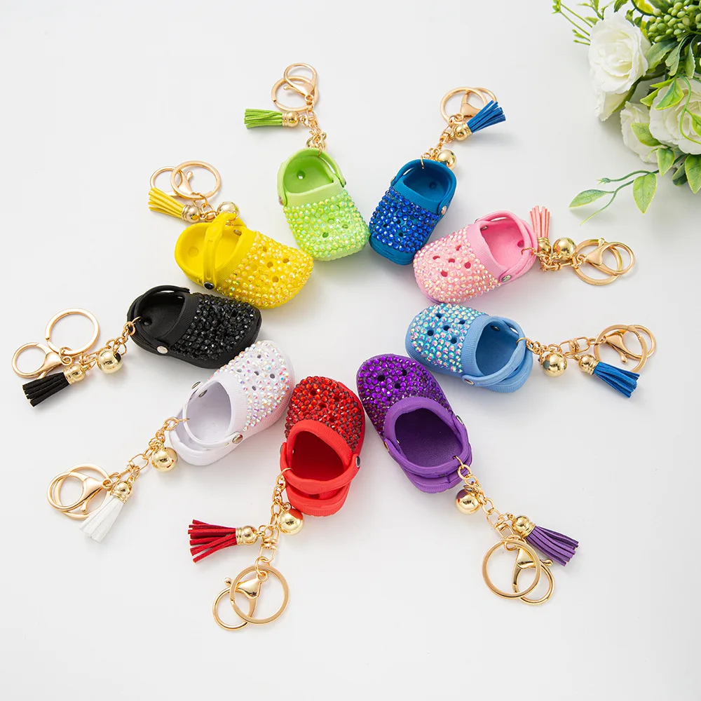 portachiavi-a-forma-di-scarpa-stile-europeo-e-americano-divertente-alla-moda-simpatico-ciondolo-accessorio-mini-scarpa-piccola-ciondolo-per-zaino-accessorio-da-appendere