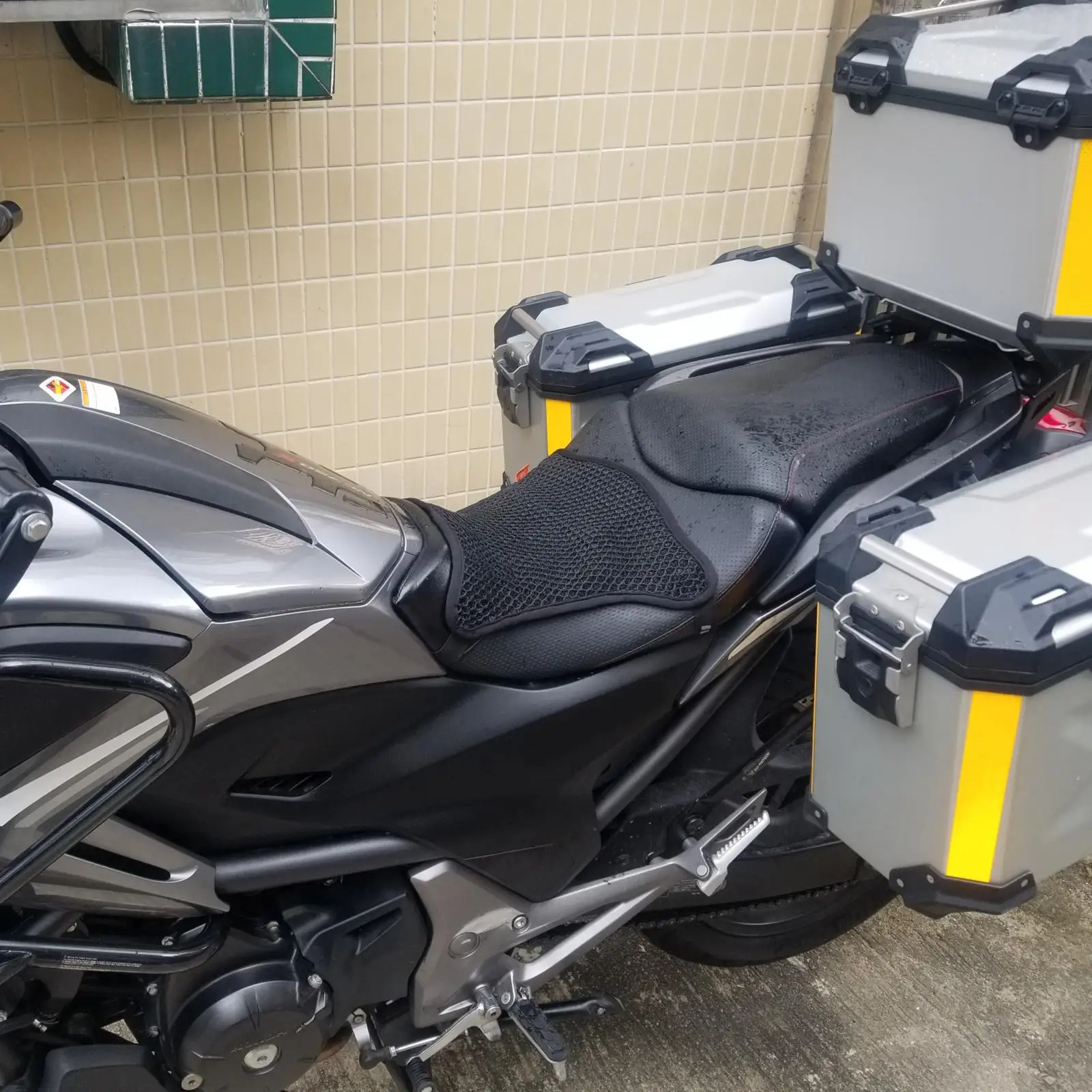 Cool Sunproof Motorcycle Seat Cushion Cover Reduces Pressure and Fatigue Makes Long Rides More Comfortable Cruiser Sport