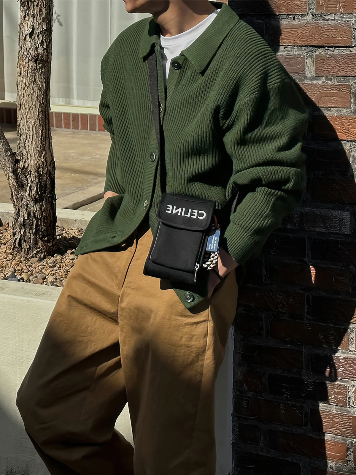 

Вязаный кардиган в стиле милитари для мужчин, повседневный свободный свитер с открытыми плечами и воротником, осенний сезон, простой, высококачественный...