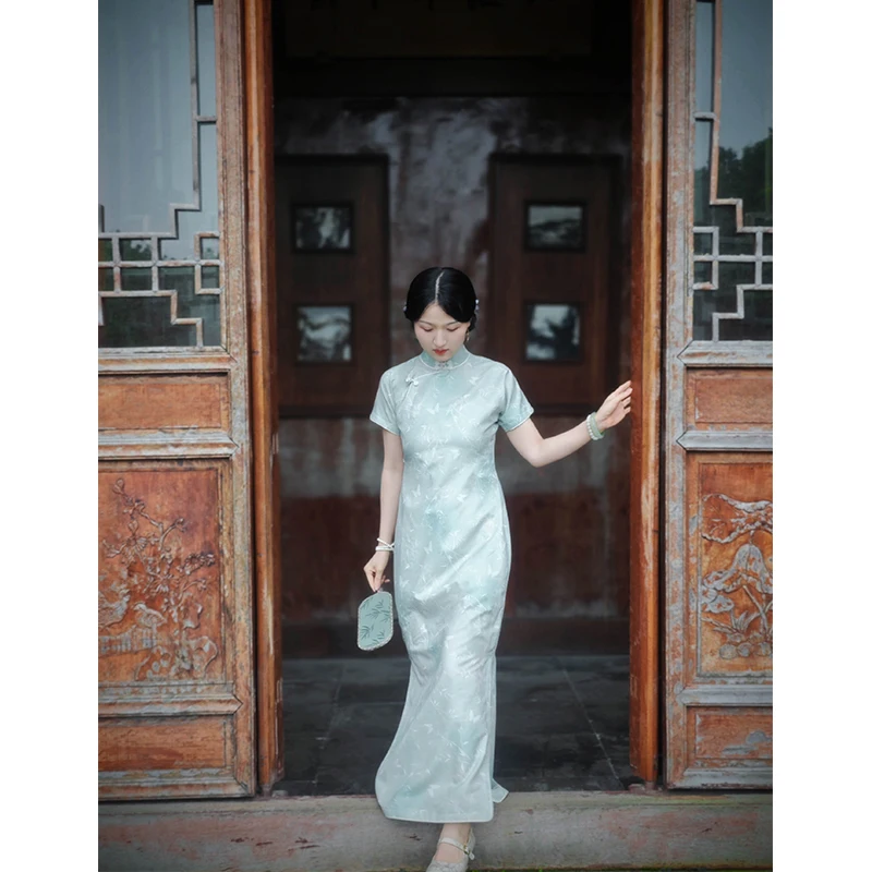 

Новое летнее длинное ципао Ele Bamboo 2024 для девочек с низким разрезом, коротким рукавом и цветочным узором