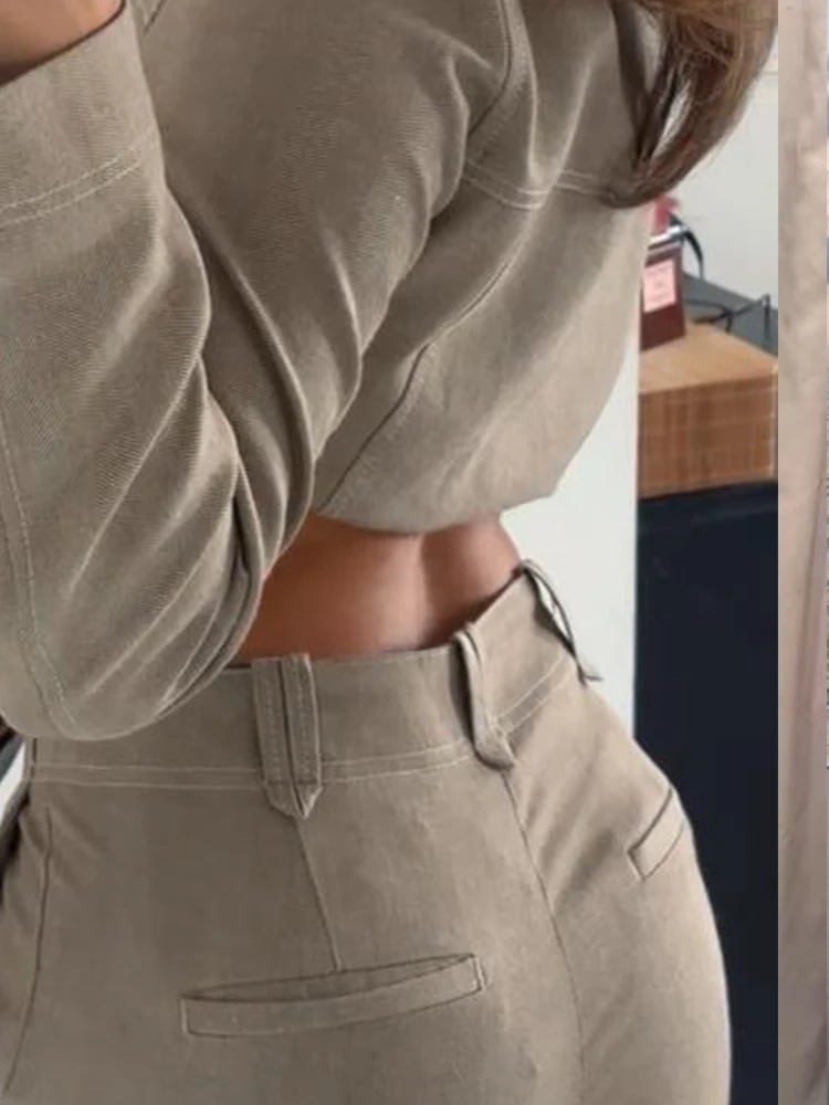 Рисунок 3 - Повседневные женские брючные костюмы