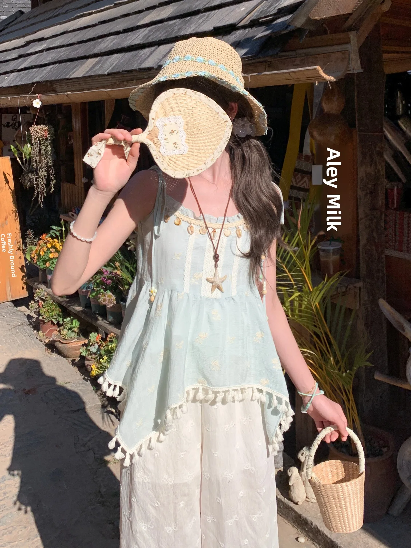 Summer Loose Sleeveless Vest Women's Beachwear Sweet Style Lace Fabric Forest Girl Tribe Small Size Design Sensation Top