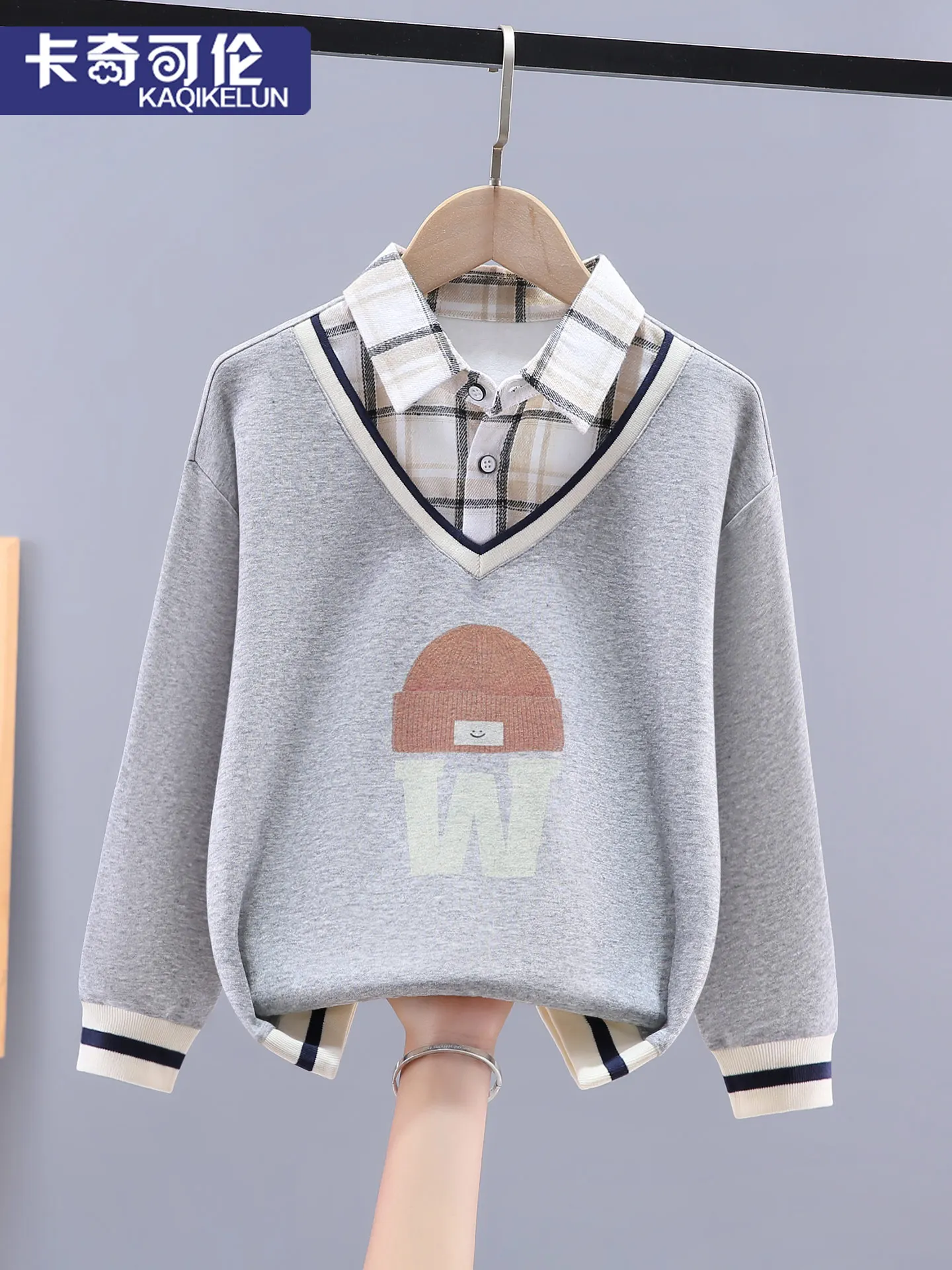 男の子用春秋フリップカラーアパレルフェイクツーピースパーカー快適で耐摩耗性のある長袖ポリエステル繊維衣類