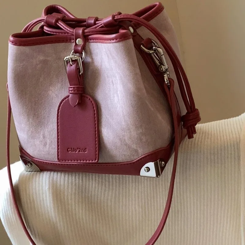 

Water Bucket Bag for Women 2024 New Spring/summer Niche Design, High-end Single Shoulder Crossbody Bag