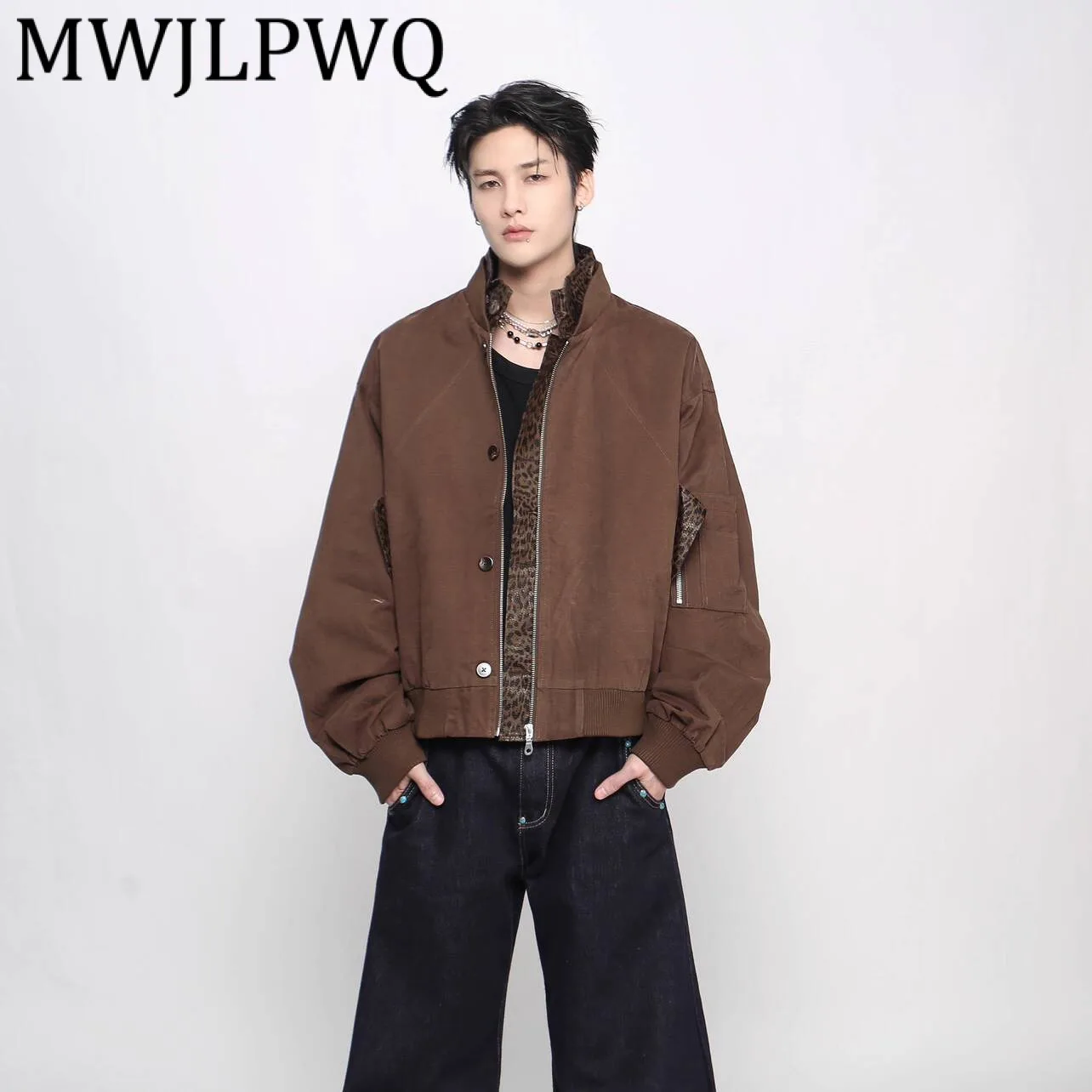 

MWJLPWQ High Leopard Printed Patchwork Design Men's Jacket Street Trendy American Style Workwear Stand Collar Tops Autumn 21166