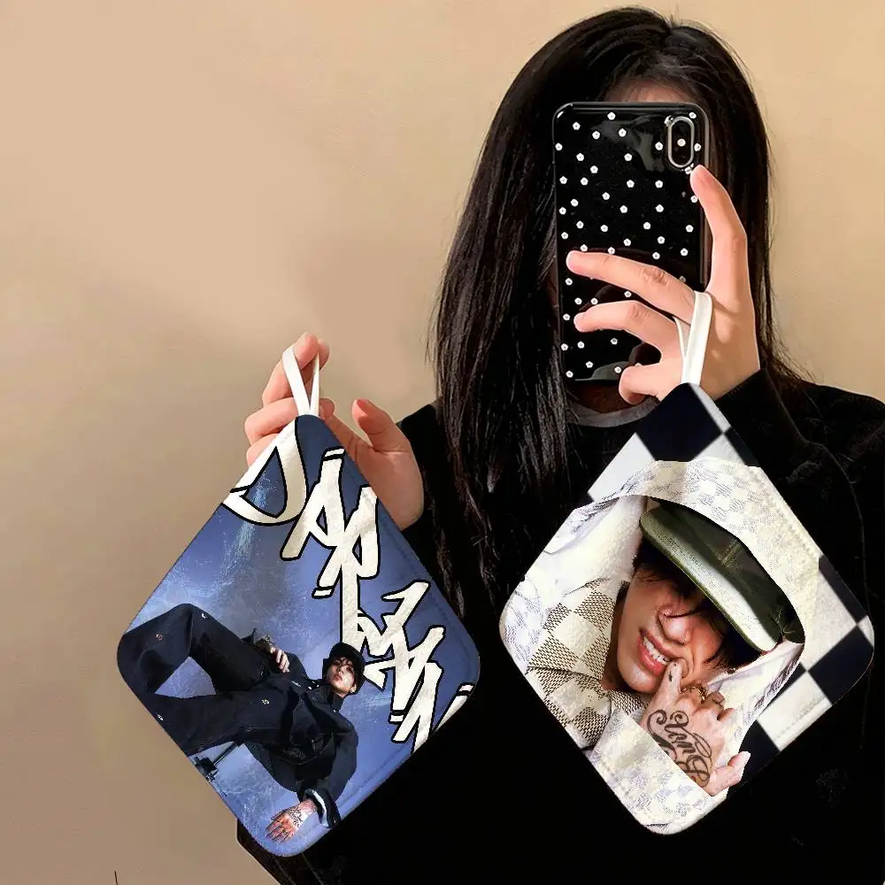 Singer D-DPR Ian Hanging Kitchen Towel, Polyester Cotton Material, Wear Resistant Hand Wiping Towel for Home
