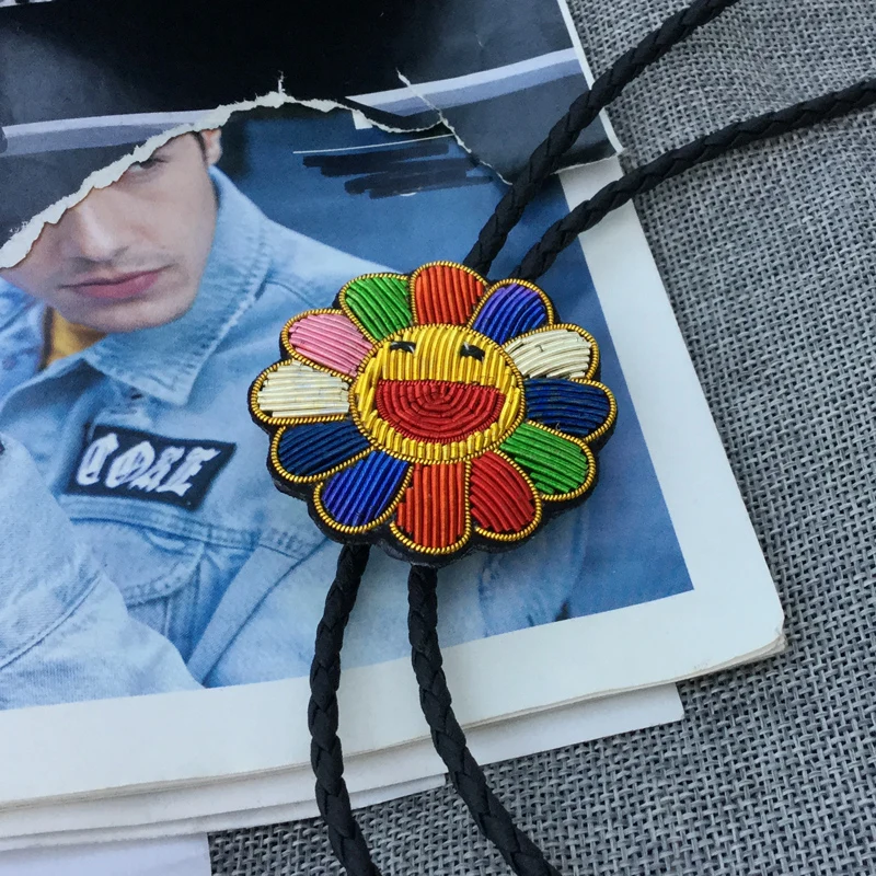 Bordado colorido Bolo Tie para homens, Laço exclusivo do pescoço, Design original, Acessório de moda