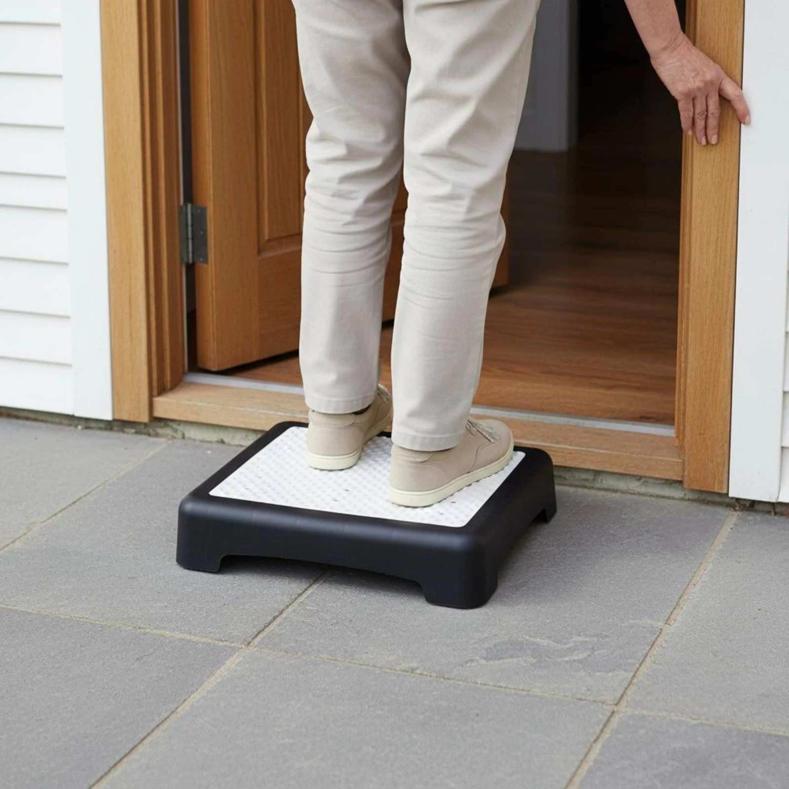 Outdoor Step Stool PP Anti-Slip Step Stool Heavy Duty Stable Base for Stairs