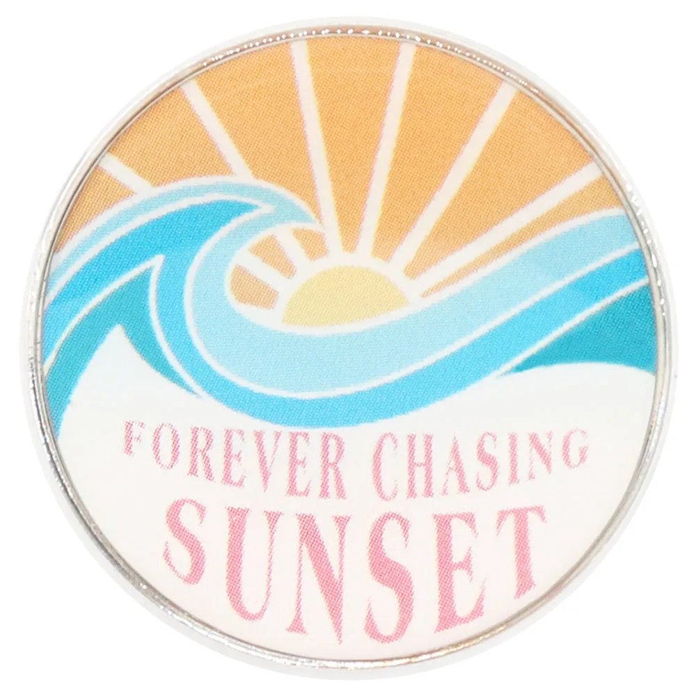 Forever Chasing Sunsets Aesthetic Trendy Preppy Retro Sunset Rays Summer Quote Ocean Waves Lapel Pin Decoration