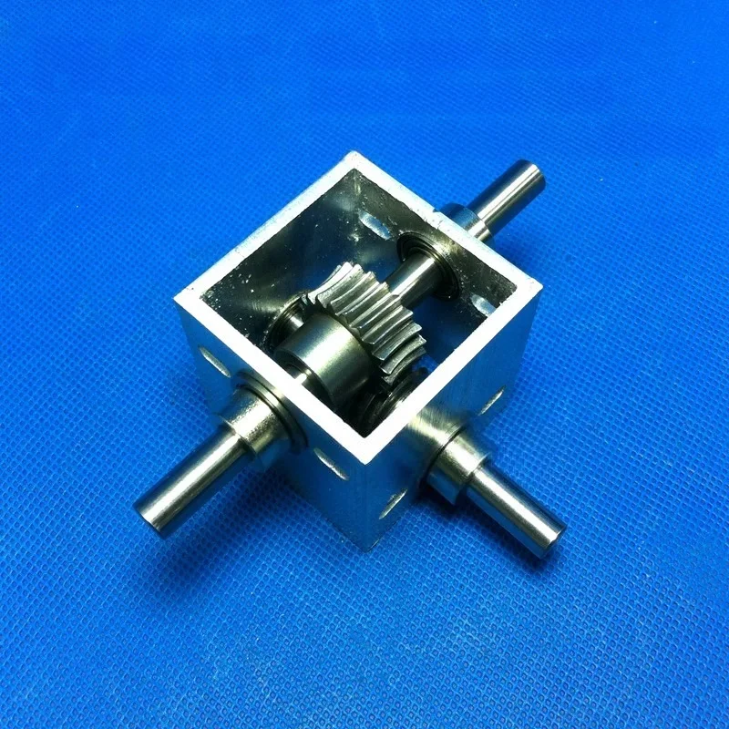 

1:20 Worm Gear Reducer - Metal Gearbox Reducer with High Torque Output Shaft of 8mm for Home DIY Tool