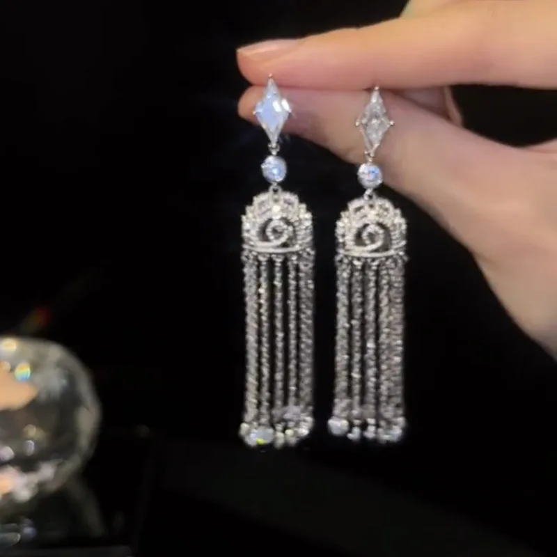 Palace style temperament luxury exquisite lantern tassel long earrings