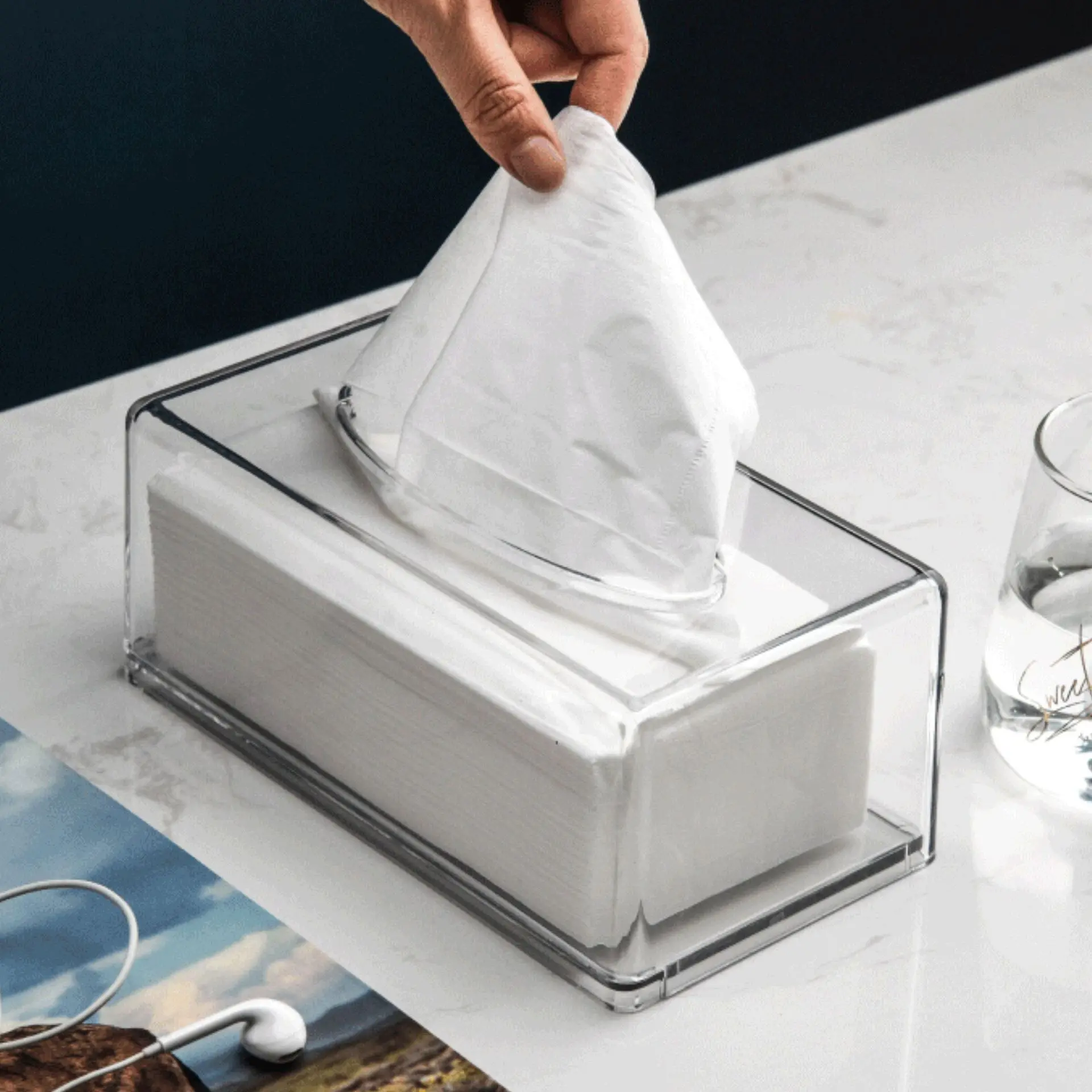 

1PCS Clear Tissue Dispenser Box,Acrylic Transparent Restaurant Hotel Tissue Storage Box,Paper Rack,size 22x12x9cm