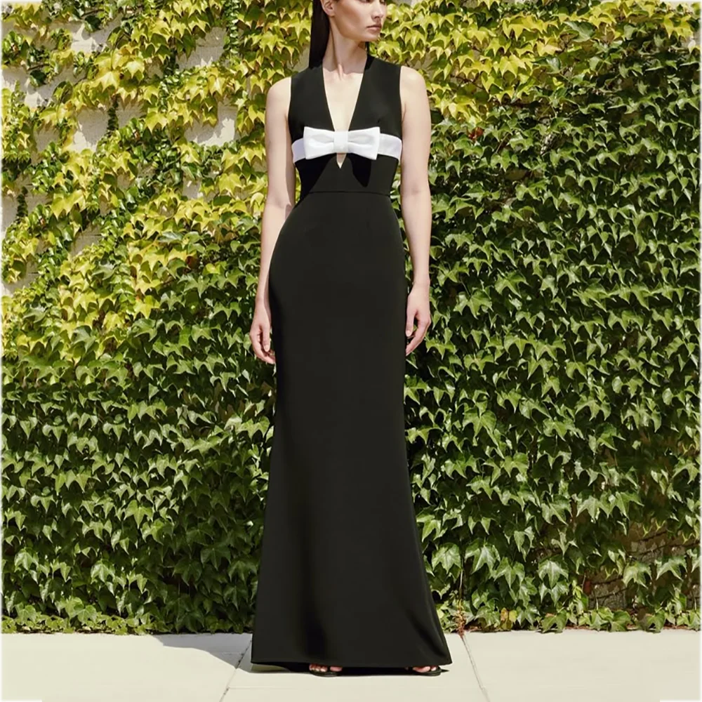 فساتين سهرة بألوان متباينة مع فيونكة على شكل حرف A عصرية على شكل حرف V عميقة بدون أكمام فستان حفلات مخصص للنساء على الطراز الحديث