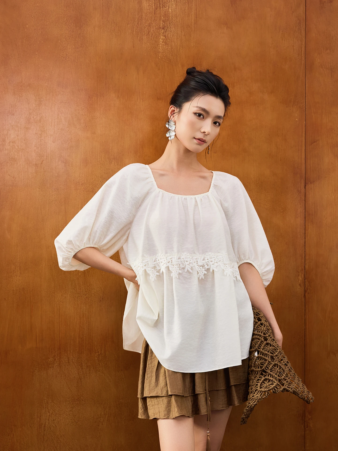 

Jiancha Летний вечерний шелковый язык Удобная свободная версия для поездок на работу с квадратным воротником и кружевом Маленький женский деловой повседневный...