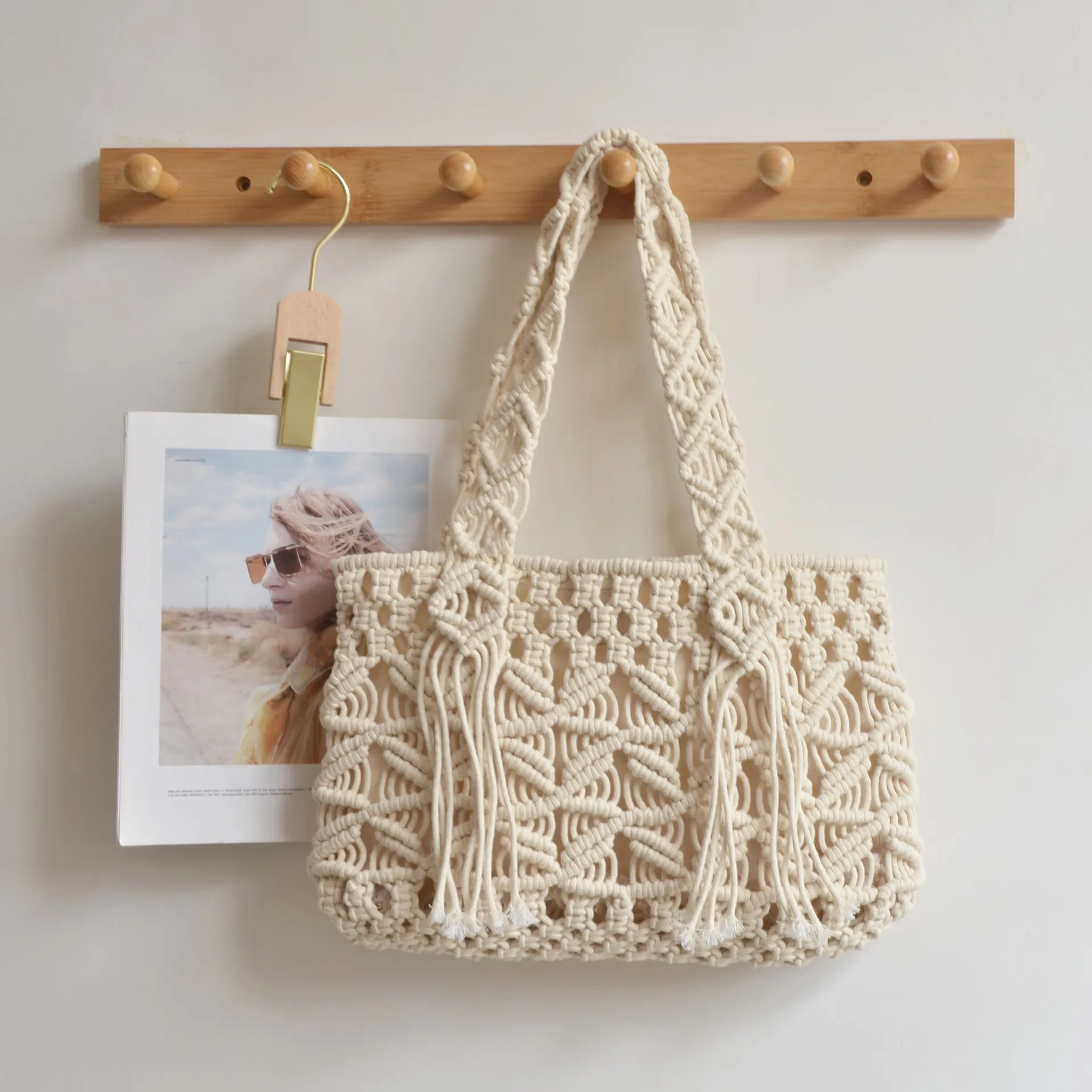 Summer new cotton rope hand-woven bag simple artistic beach vacation solid color shoulder bag