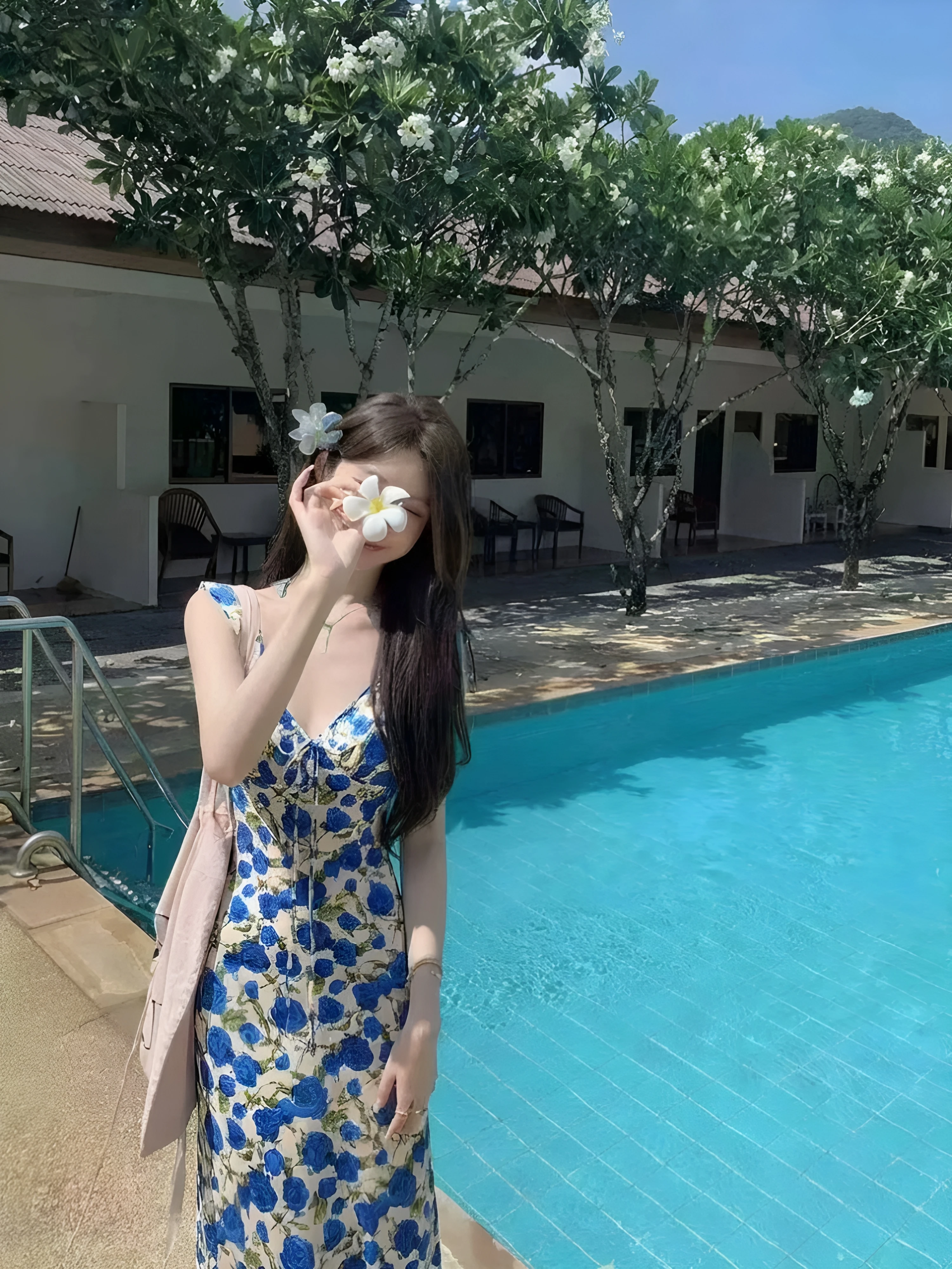 Klein Blue Floral Print Halter Dress Summer Vacation Style V-Neck Long Waist-Cinched Beach-Ready Women's Dress Casual Wear view 3