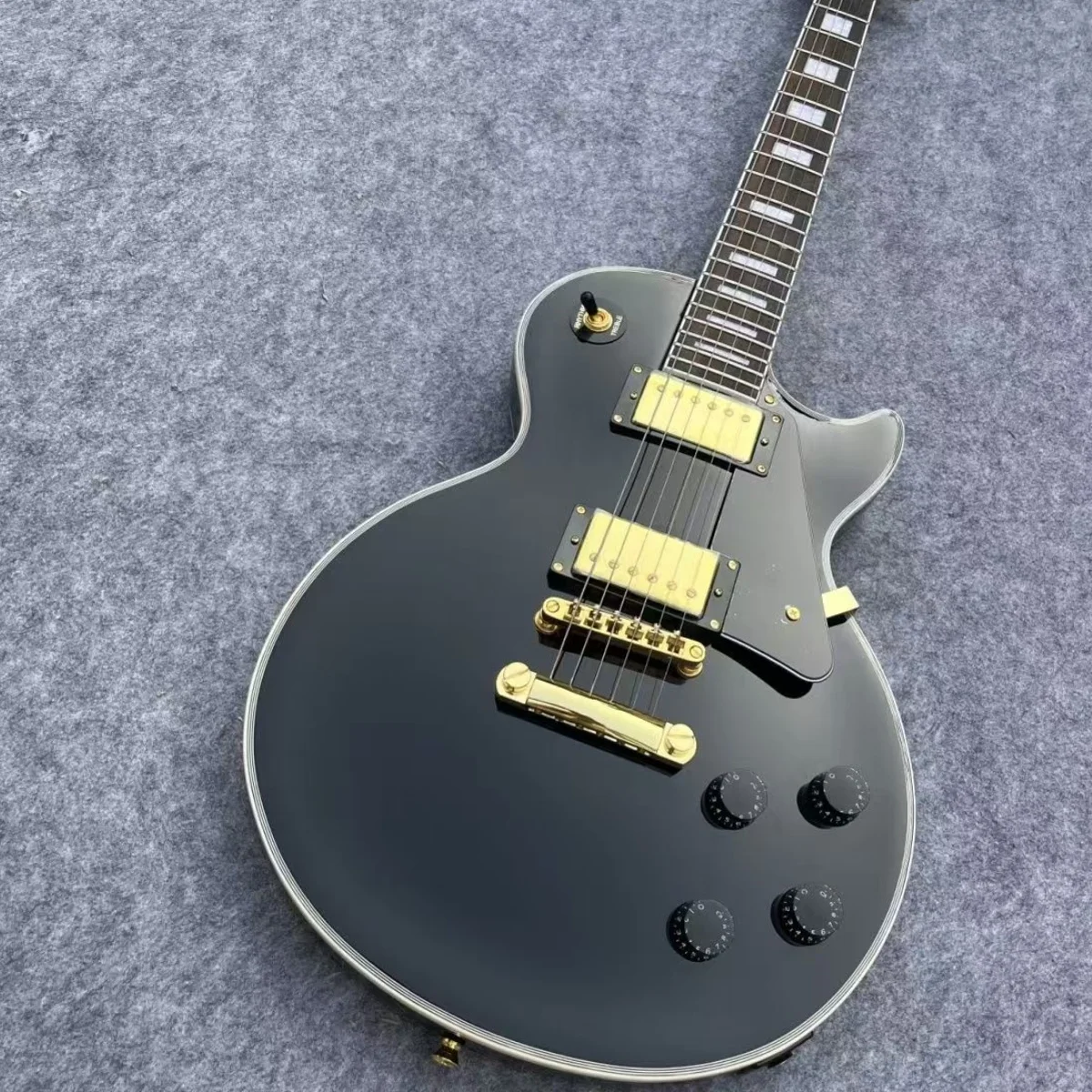 Custom Electric Guitar, Black Color, Golden hardware，Rosewood Fingerboard, Made in China, Free Shipping