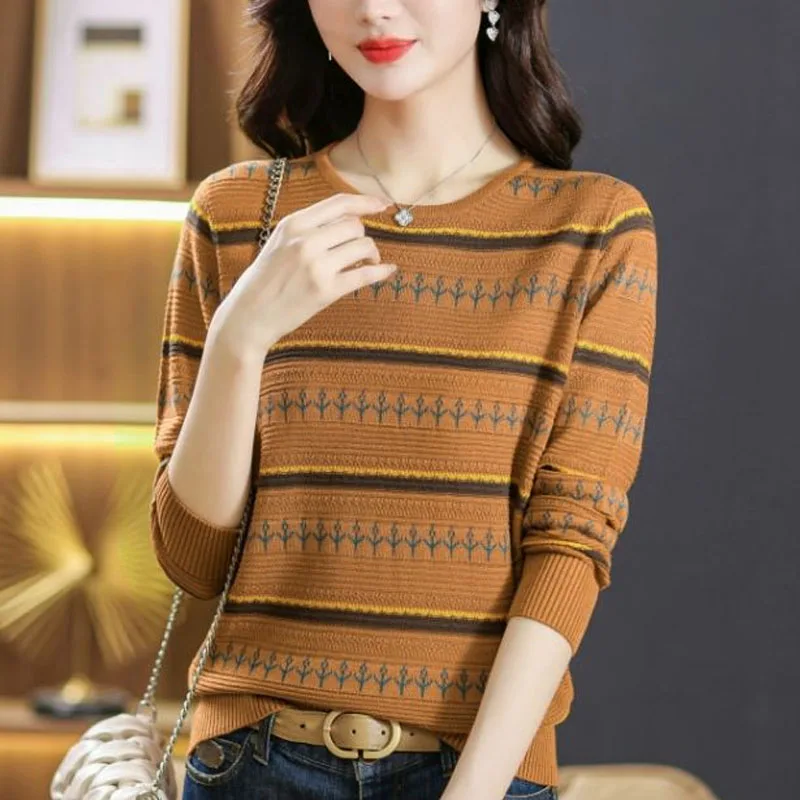 Autumn Fashion Simple Commuting Round Neck Stripe Loose and Versatile, Reduced Age Middle Aged Mom\'s Knitted Long Sleeve Sweater