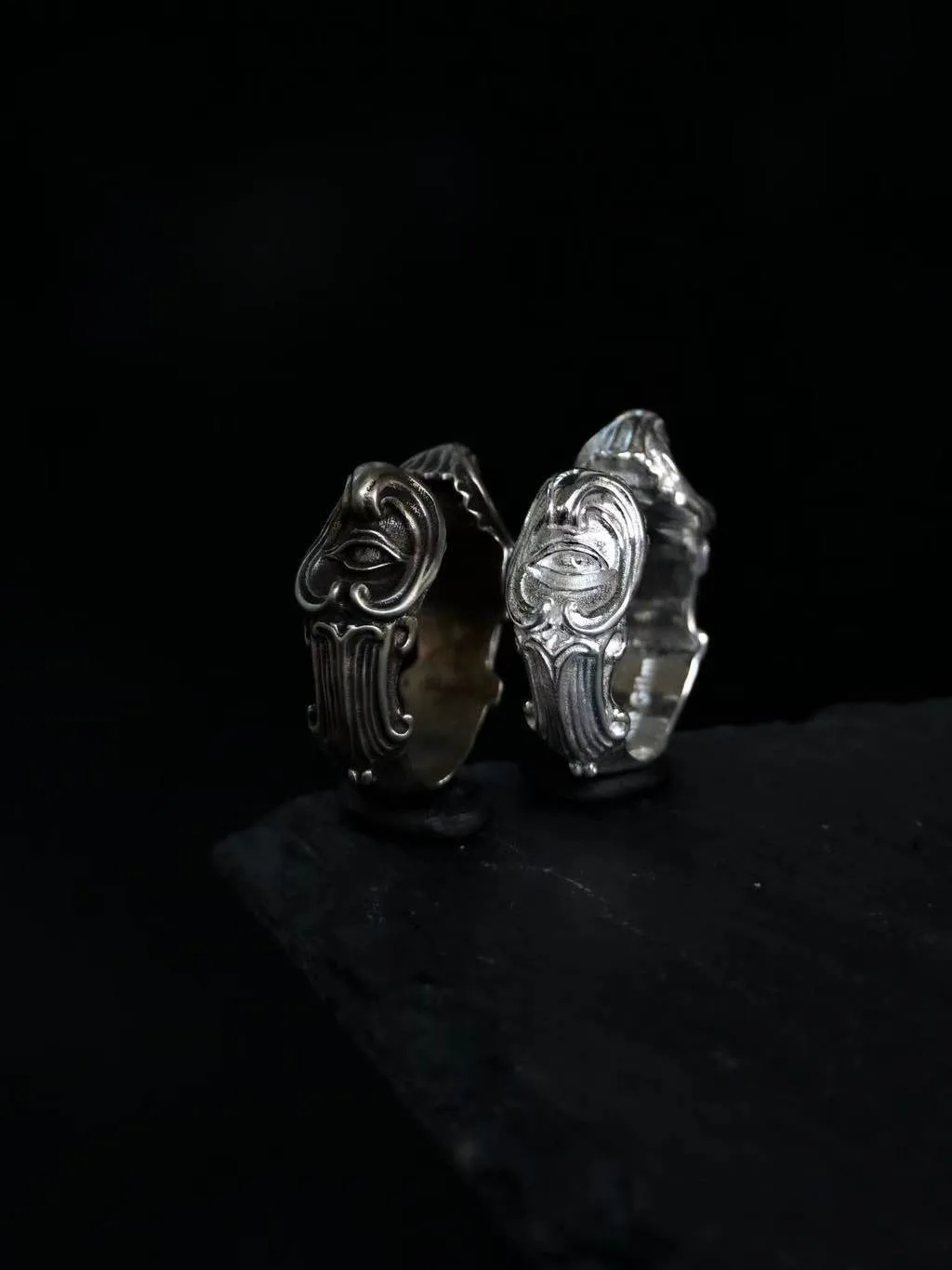 Retro Carved Open Ring Couple Rings 925 Silver Dark Pattern Gift Rings Fashionable Jewelry for Lovers round Shape